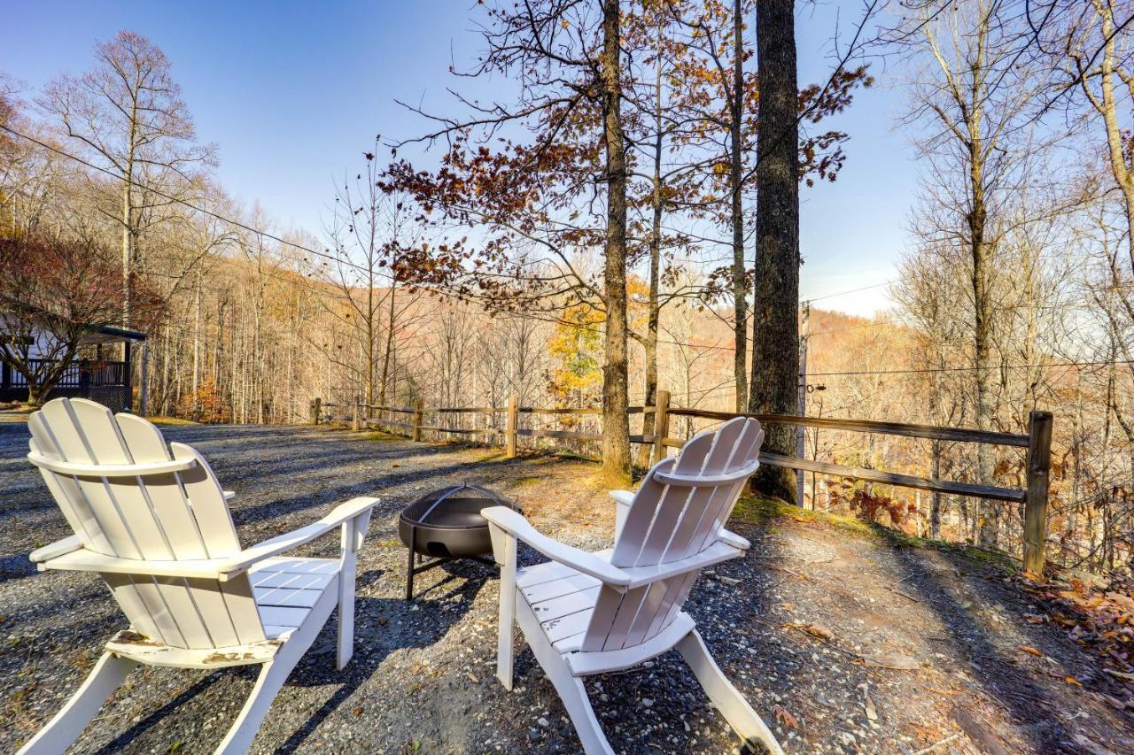 Pet-Friendly Spruce Pine Cabin With Private Fire Pit Exterior photo