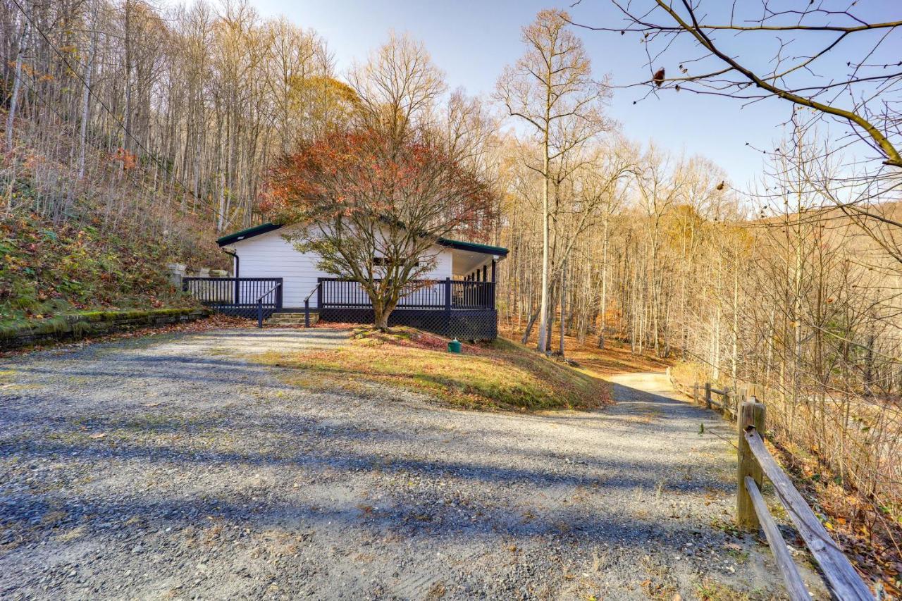 Pet-Friendly Spruce Pine Cabin With Private Fire Pit Exterior photo