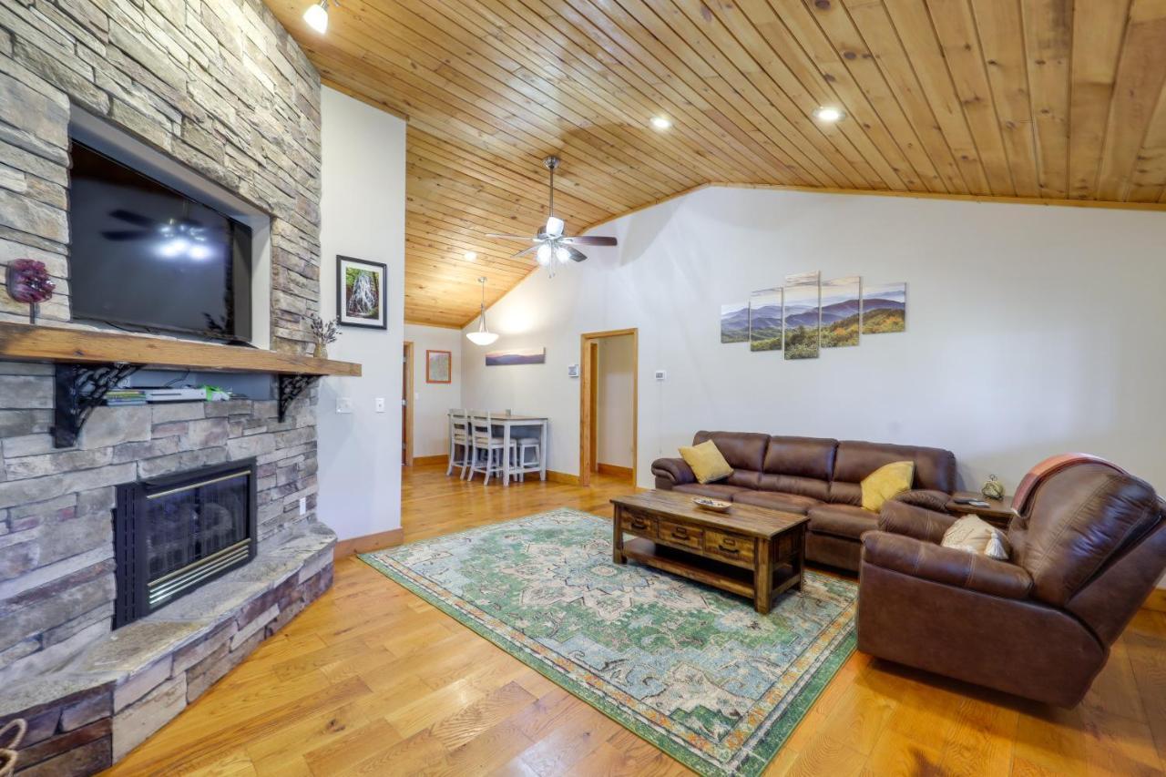 Pet-Friendly Spruce Pine Cabin With Private Fire Pit Exterior photo