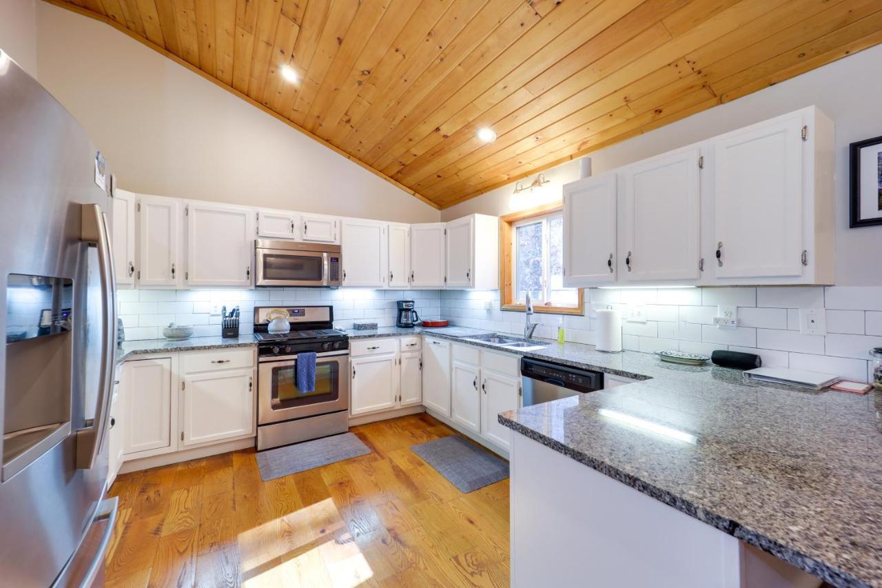 Pet-Friendly Spruce Pine Cabin With Private Fire Pit Exterior photo