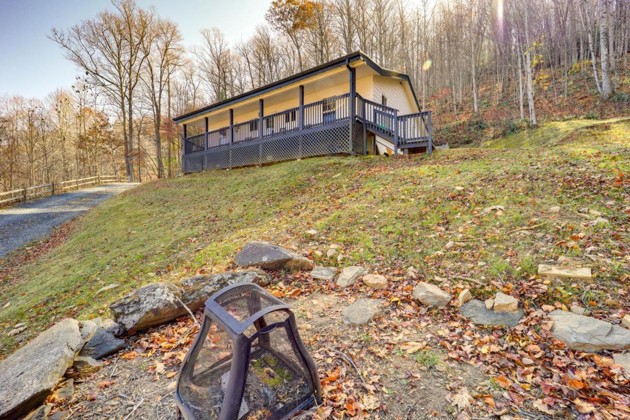 Pet-Friendly Spruce Pine Cabin With Private Fire Pit Exterior photo